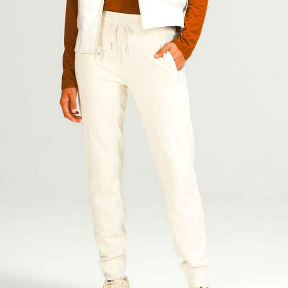 Lululemon Jogger - Picture 3 of 15